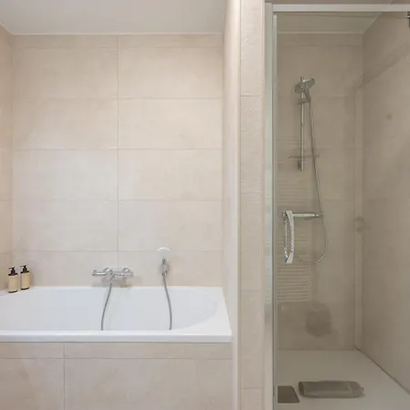 Seaview With Parking & Balcony Appartement *