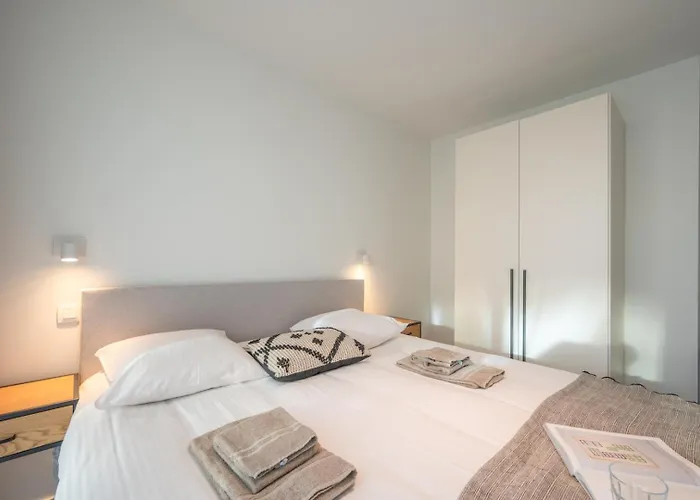 Appartement Seaview With Parking & Balcony