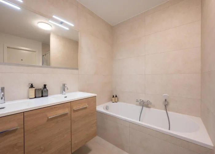 Appartement Seaview With Parking & Balcony Oostende