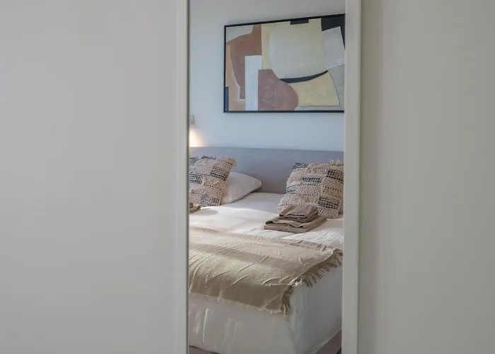 Seaview With Parking & Balcony